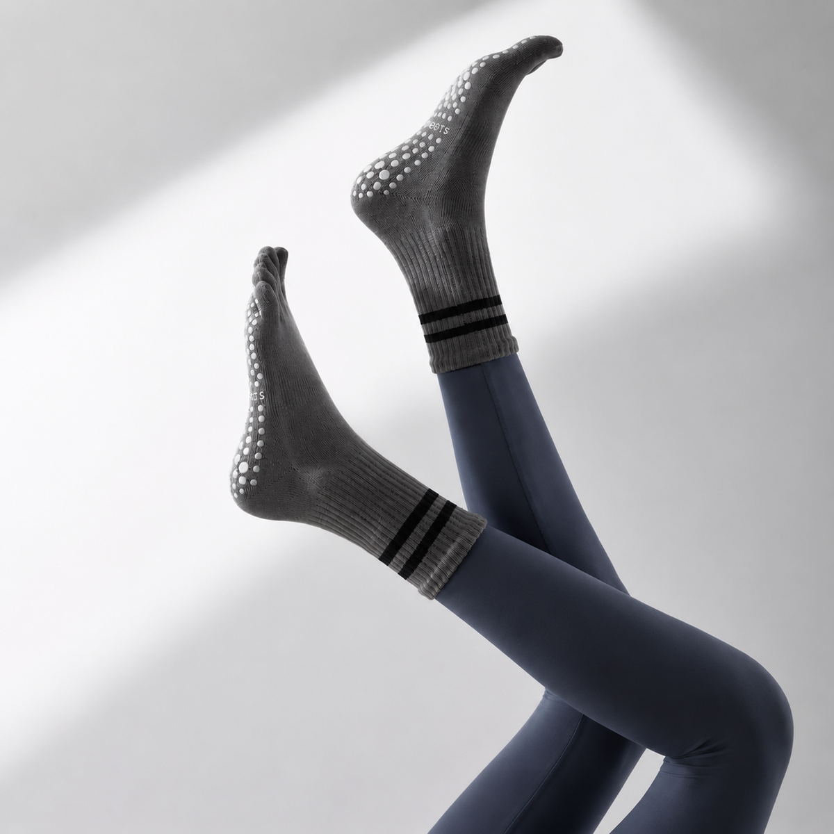 ZoraSocks Pro Striped-Cuff Five-Toe Pilates Grip Socks