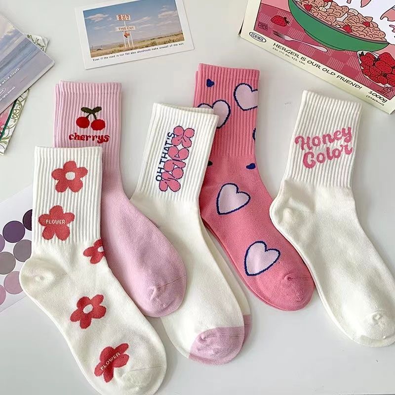 Women's Cute Pink Heart Poly-Cotton Crew Socks
